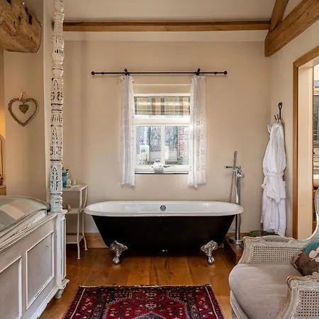 The Hideaway - Luxury York
